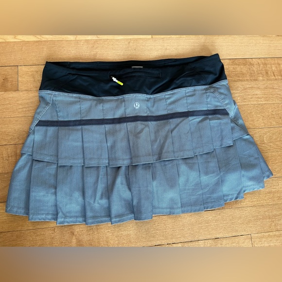 Lululemon Skort - Picture 1 of 4